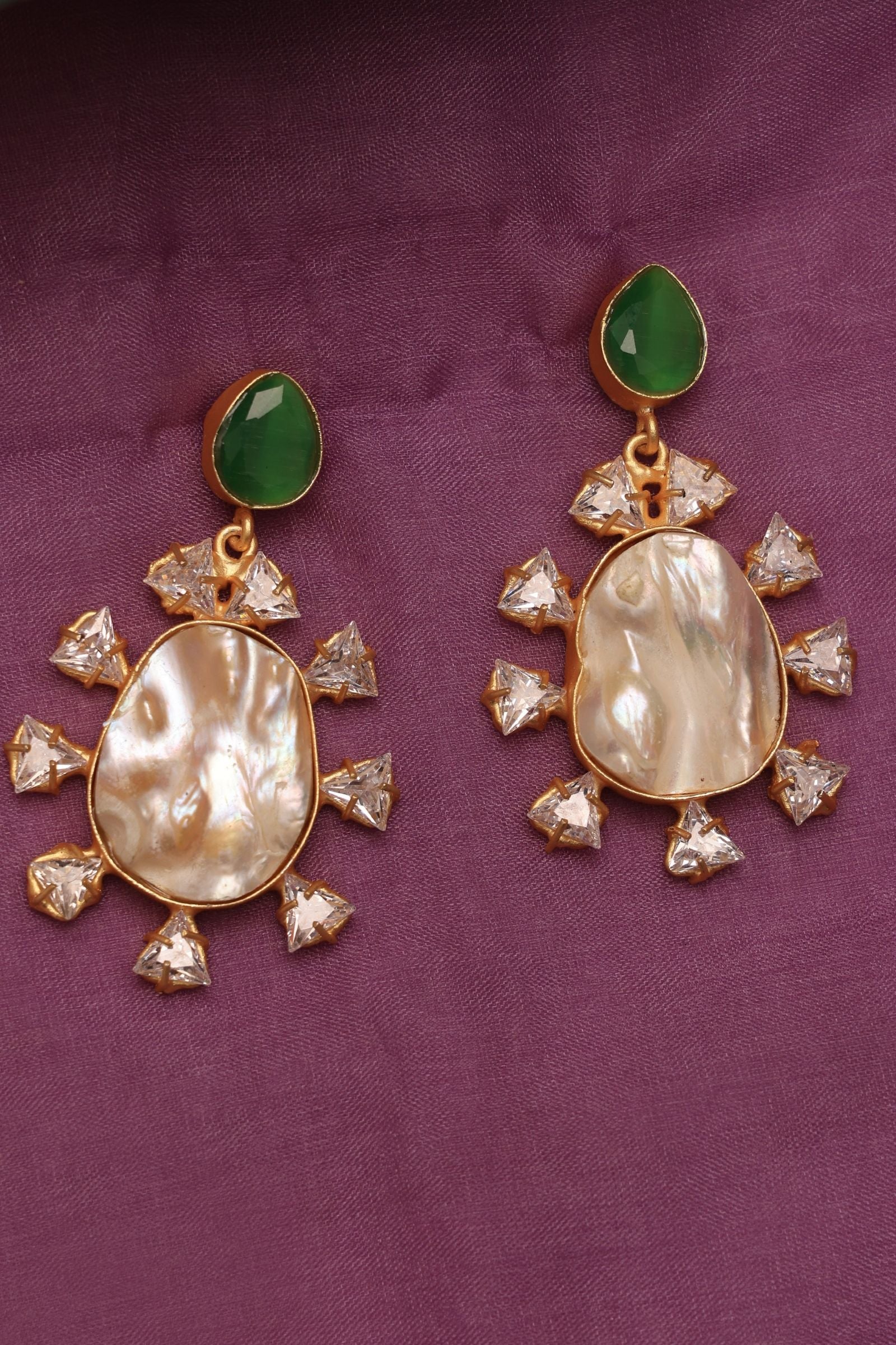 Enchanting Emerald Glow Pearl Earrings