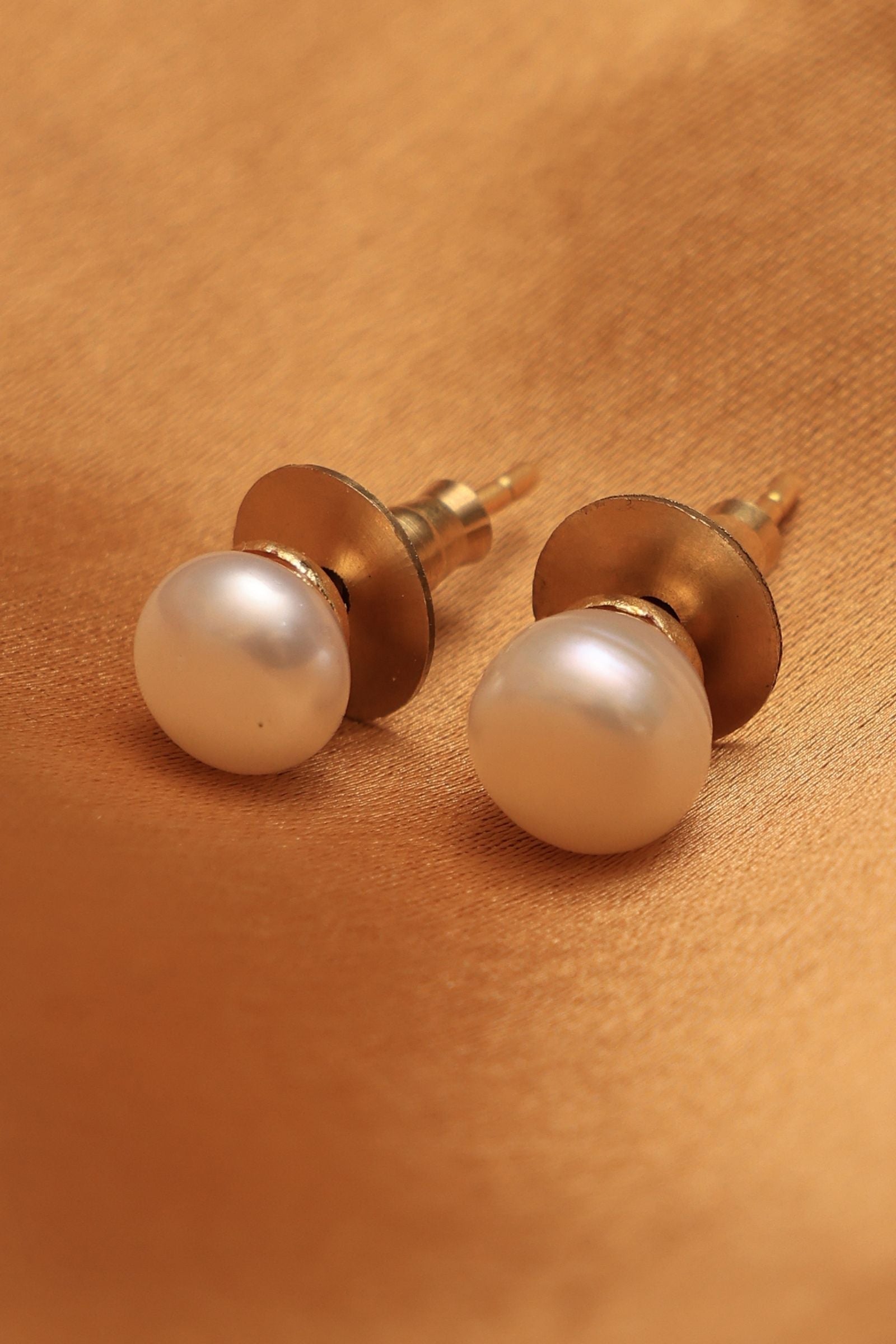 Classic Pearl Studs
