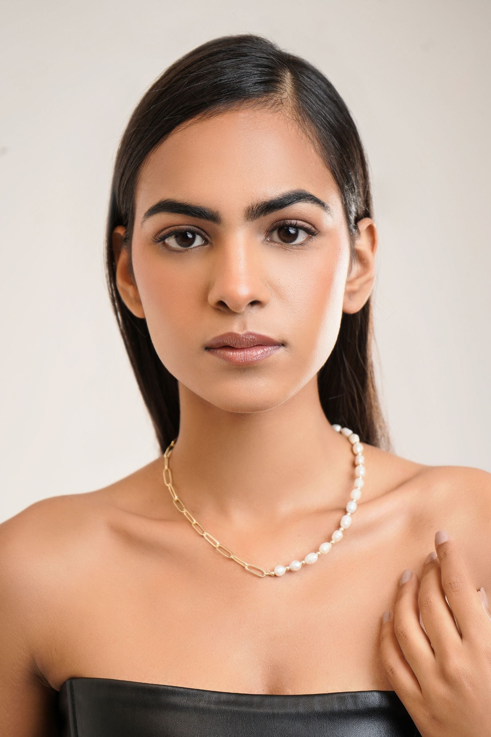 Half & Half Pearl Gold Neckace