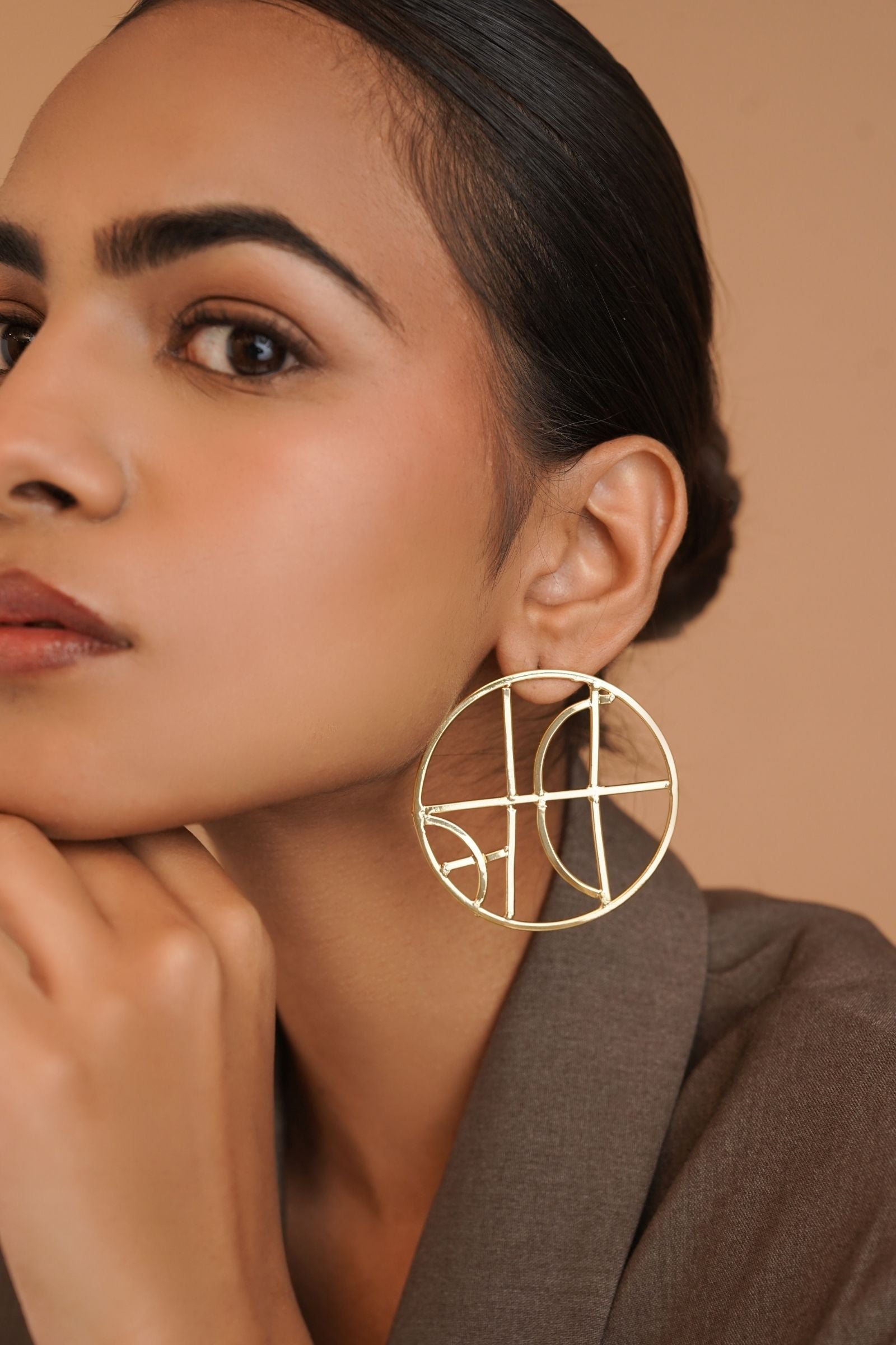 Statement Geometric Hoops