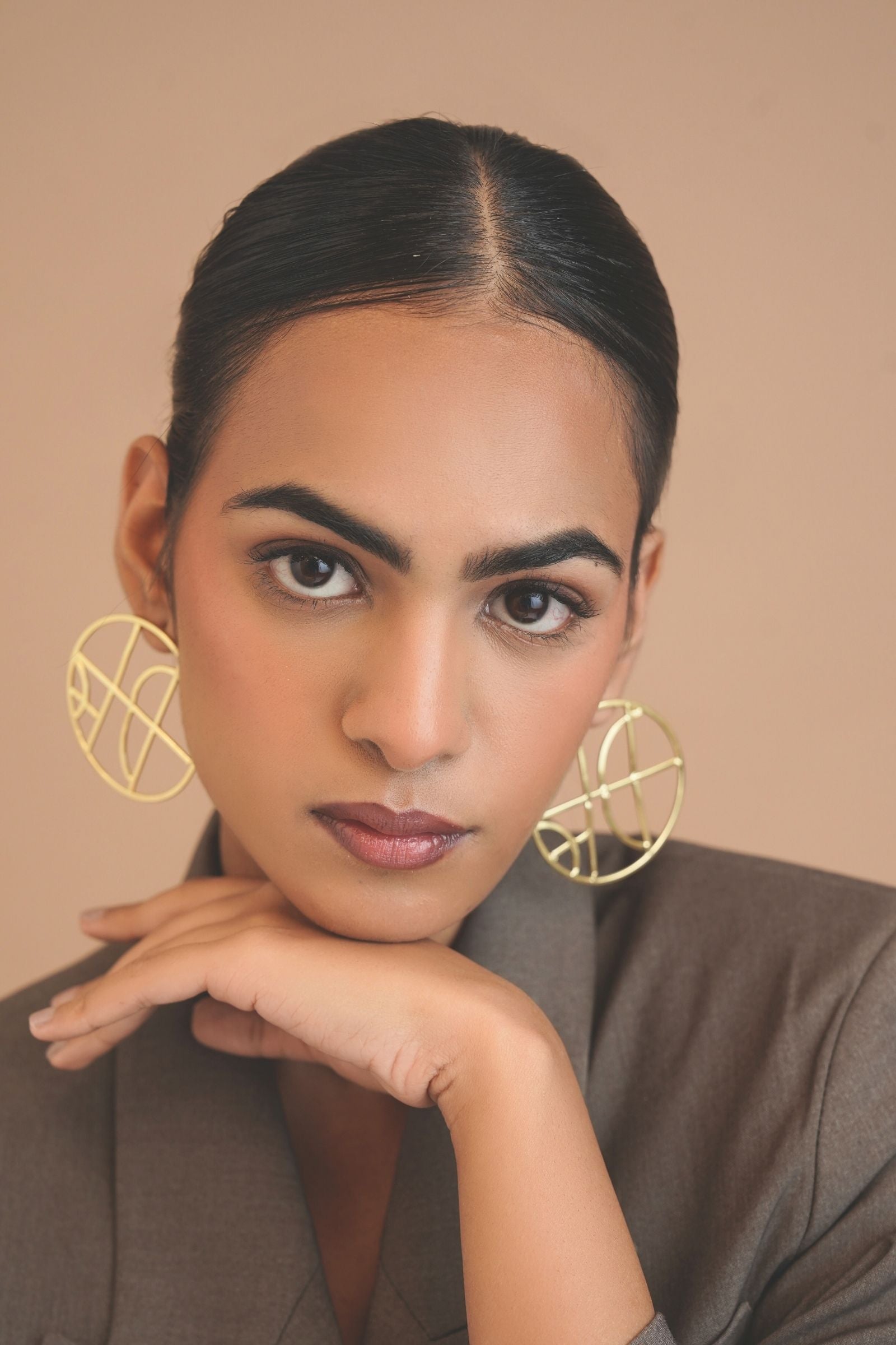 Statement Geometric Hoops