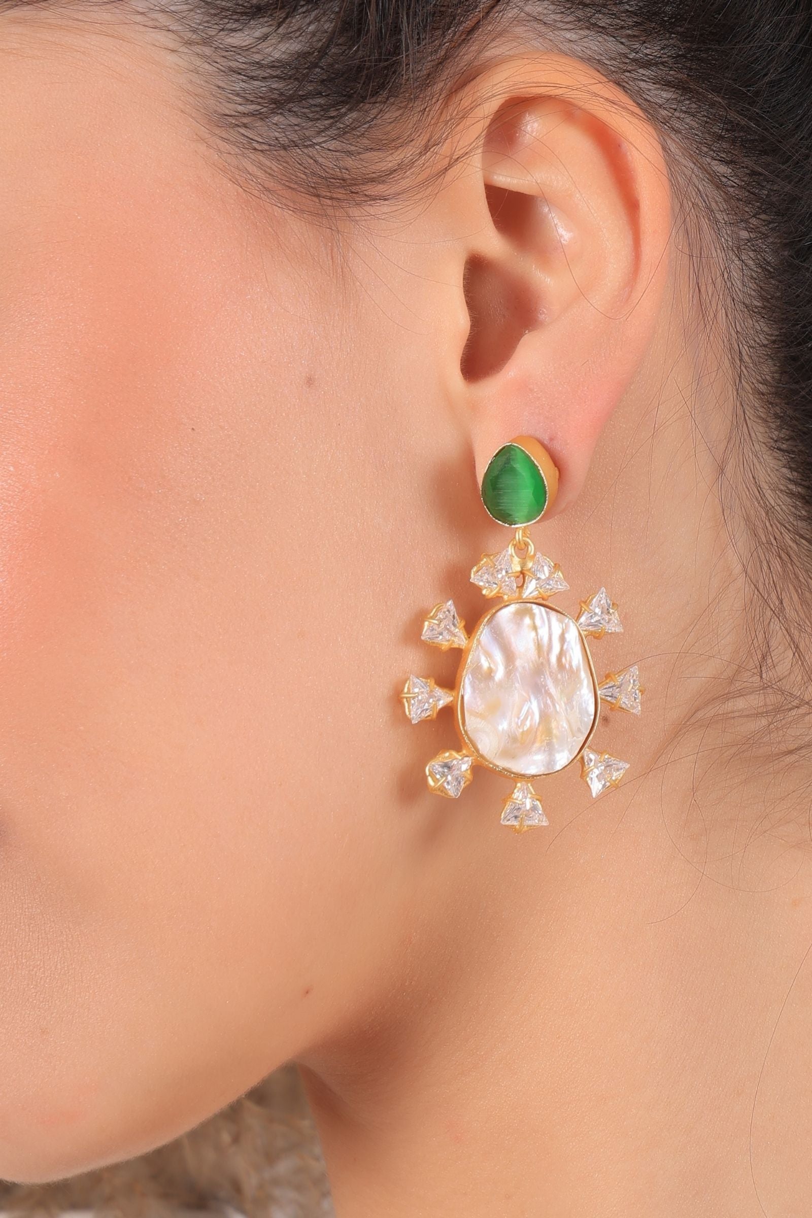 Enchanting Emerald Glow Pearl Earrings