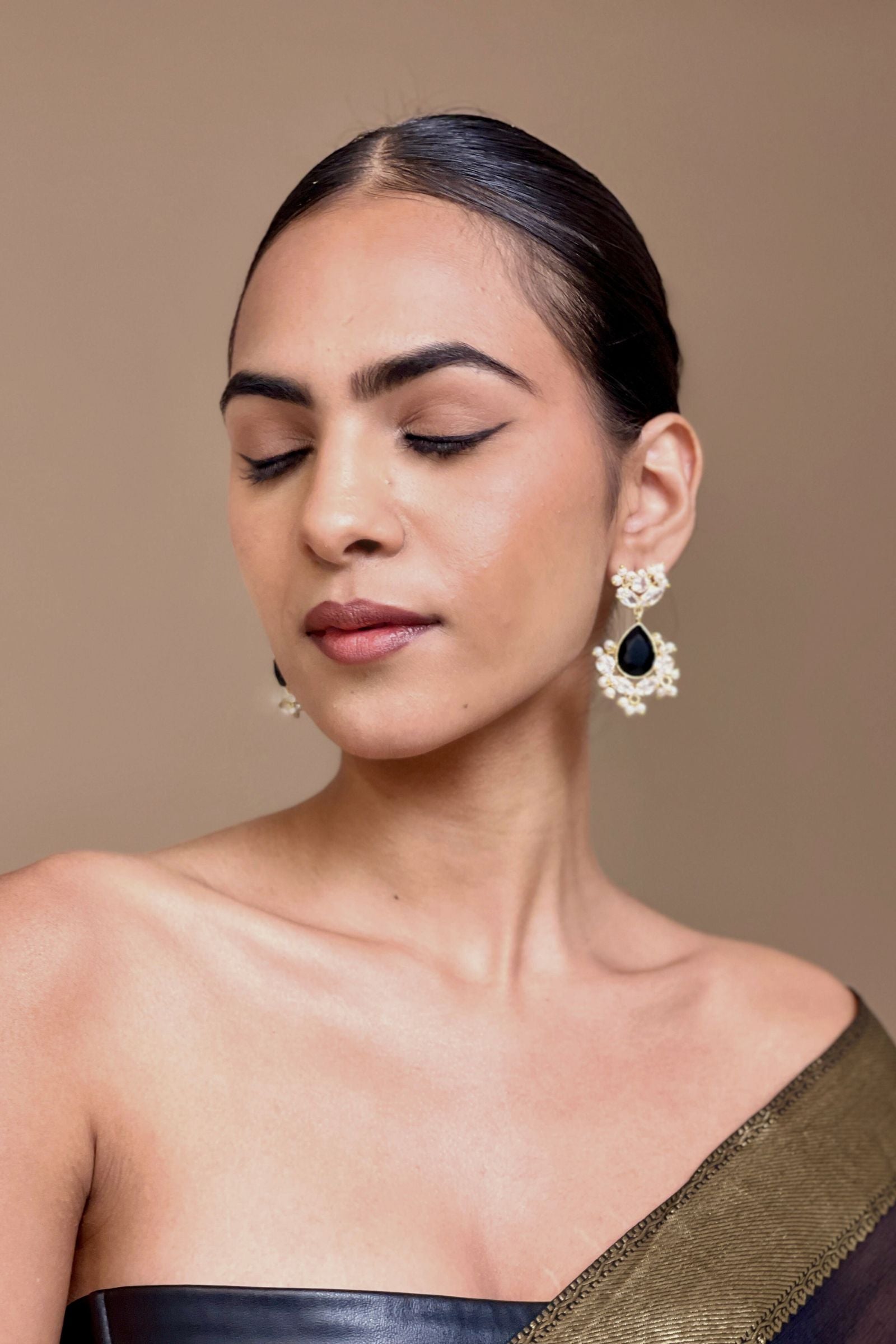 Noor Crescent Earrings- Black Onyx