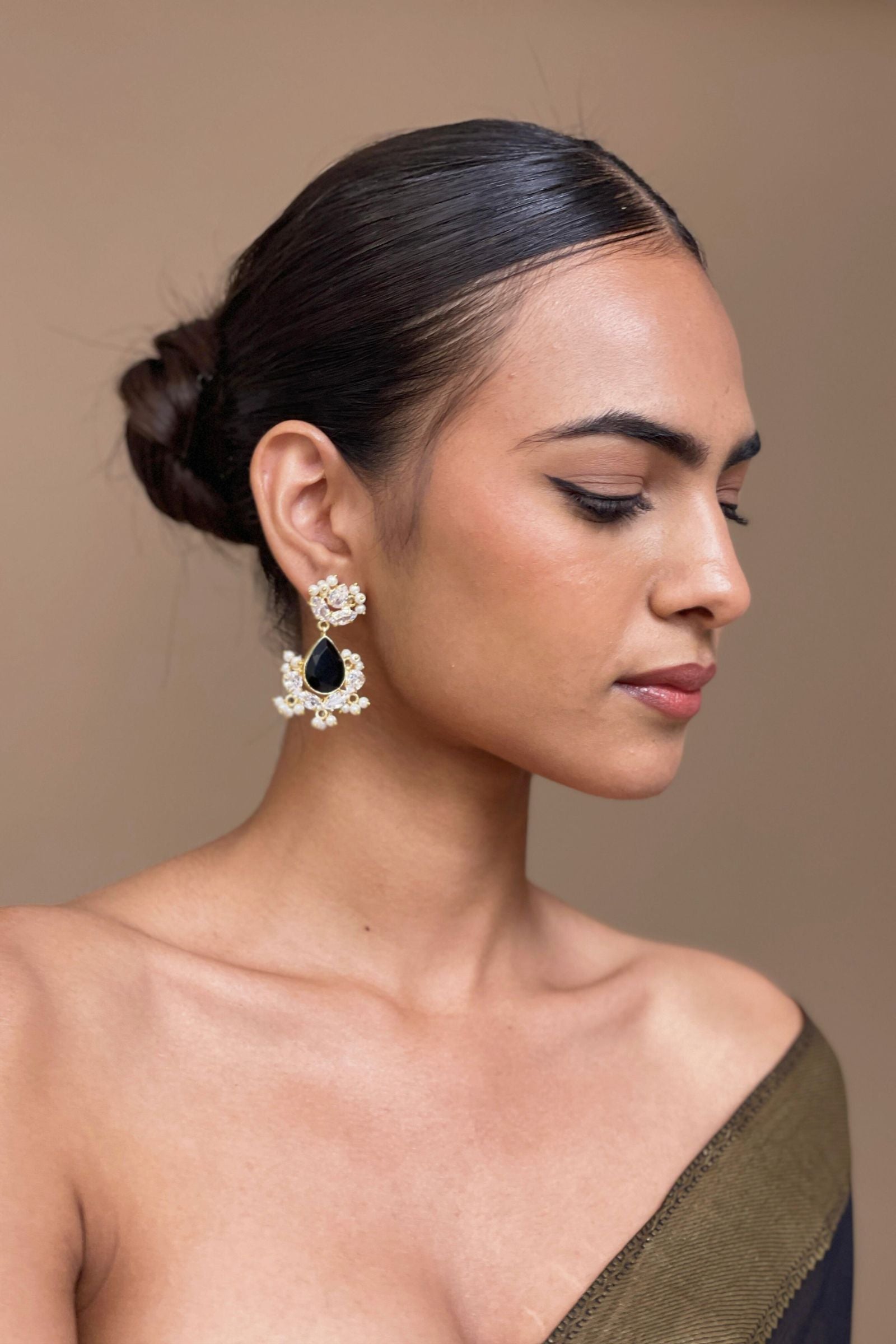 Noor Crescent Earrings- Black Onyx