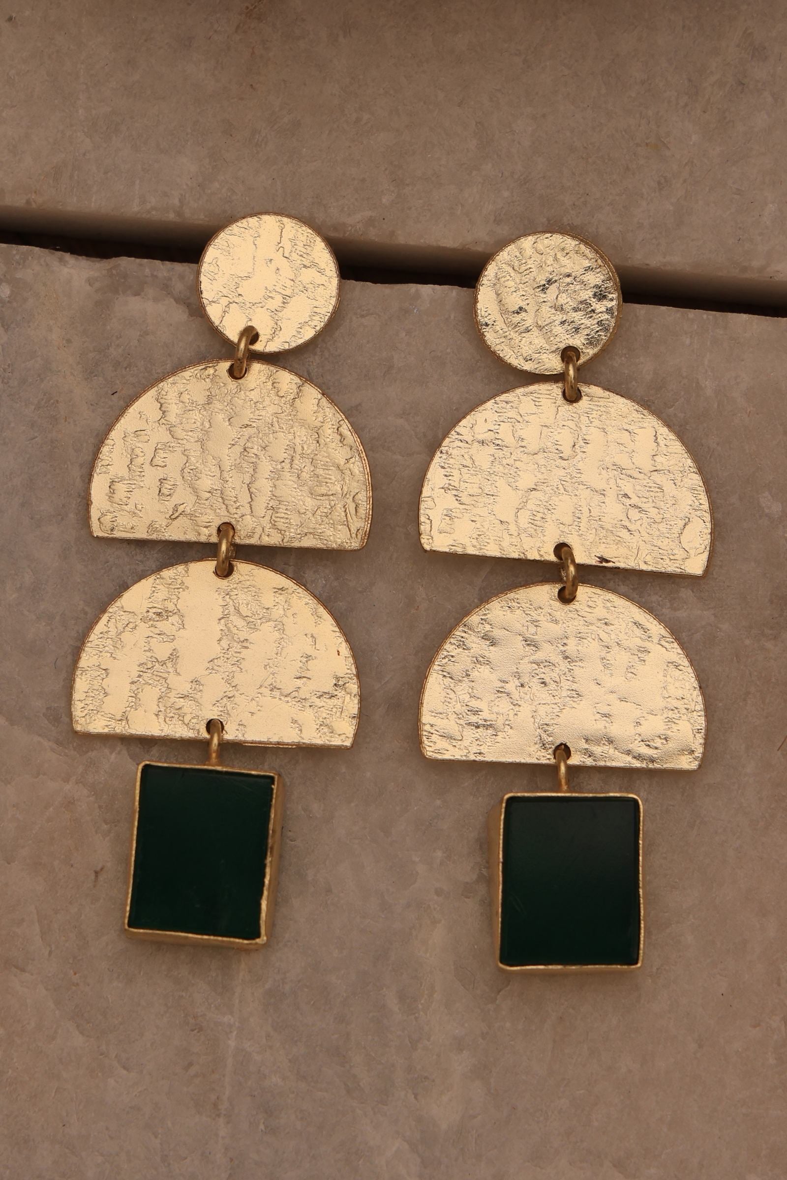 Textured Gold Green Onyx Dangler Earring