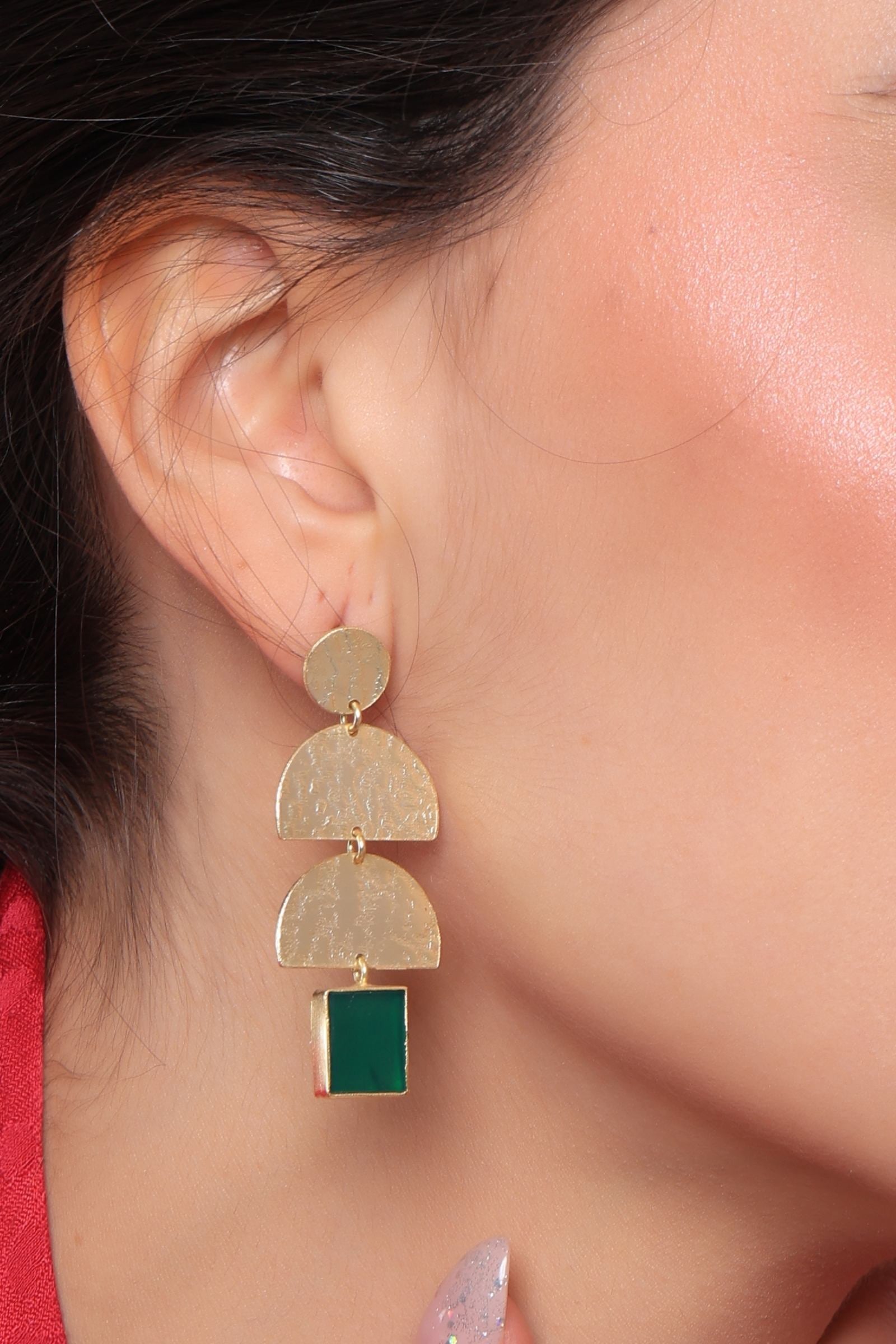 Textured Gold Green Onyx Dangler Earring